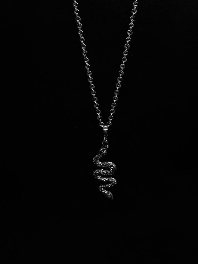 Collar Serpiente Curvo